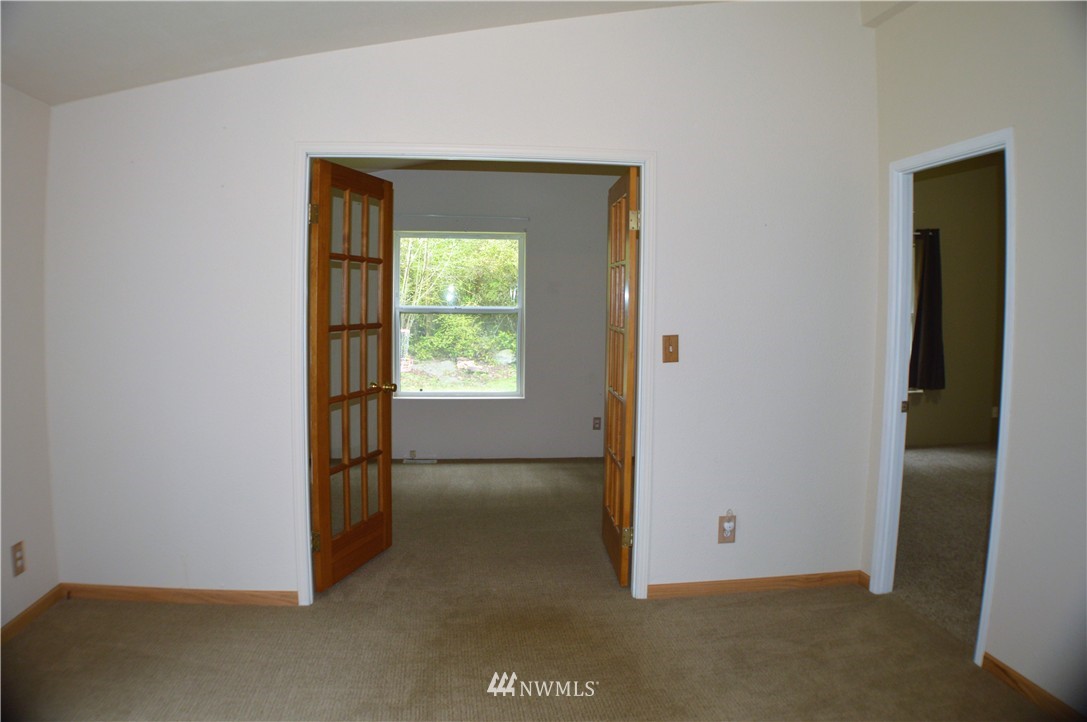 133 East Crescent Harbor Road Oak Harbor, WA 98277 - Photo 11 of 25 Gallery Image 11
