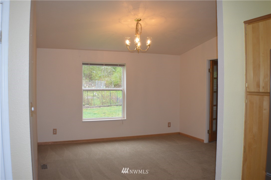 133 East Crescent Harbor Road Oak Harbor, WA 98277 - Photo 9 of 25 Gallery Image 9