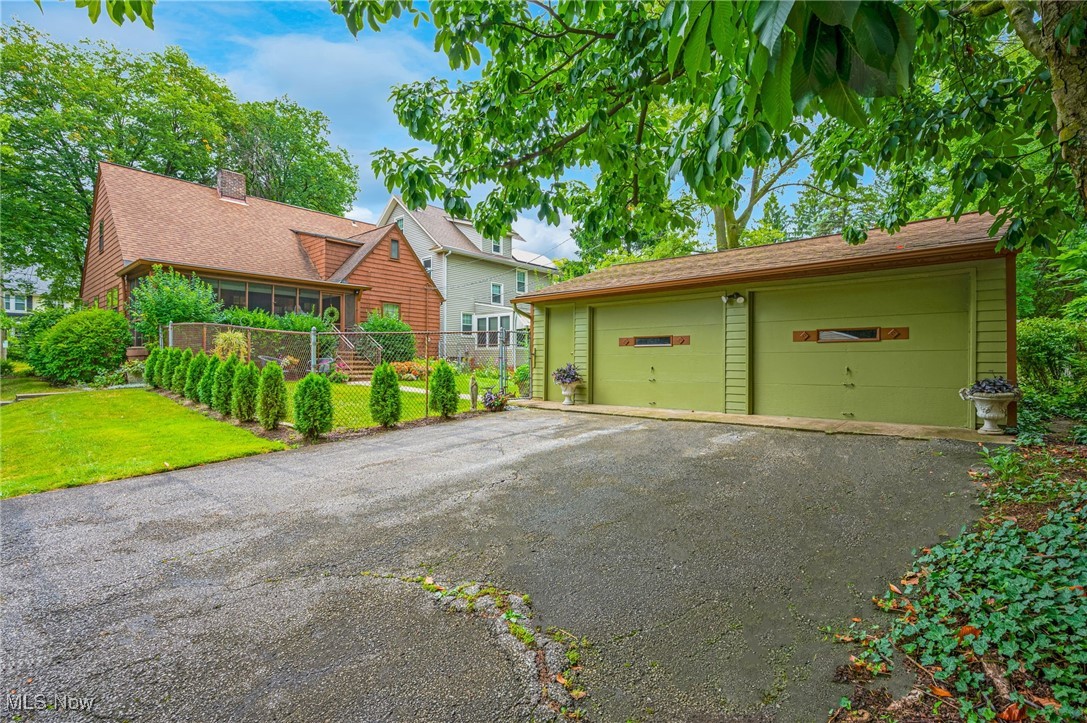 2576 South Taylor Road Cleveland Heights, OH 44118 - Photo 2 of 28