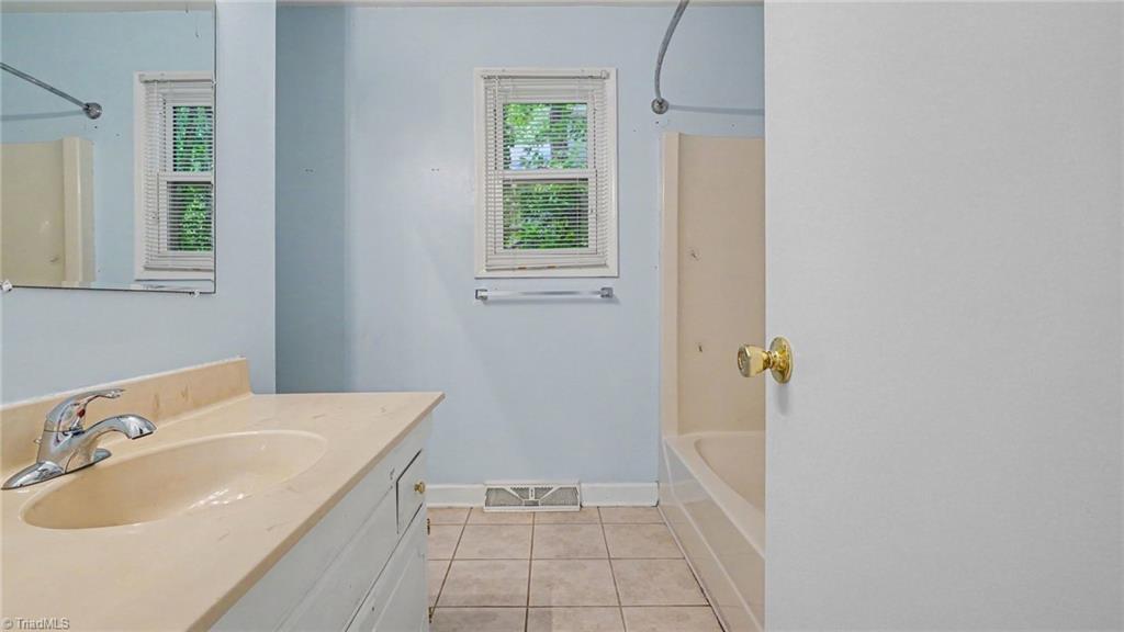6594 Riverwood Road Walkertown, NC 27051 - Photo 23 of 30