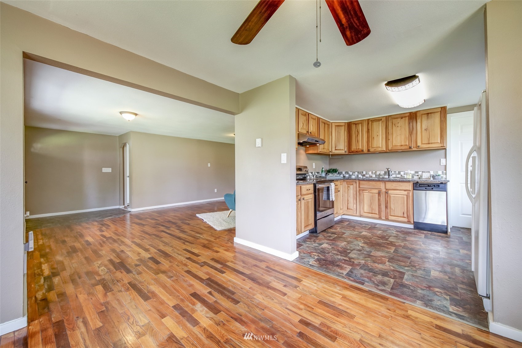 3661 West Frontage Road Port Orchard, WA 98367 - Photo 11 of 33 Gallery Image 11