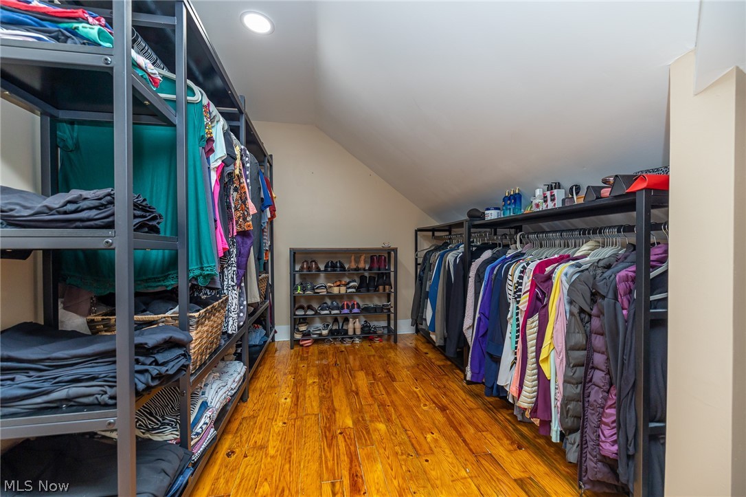 1596 Winchester Road Cleveland, OH 44124 - Photo 13 of 35 Gallery Image 13