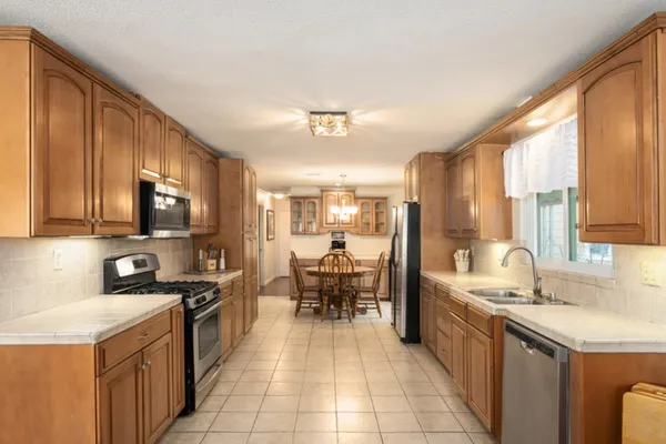 $165,000 | 339 North Frankwood Avenue, Unit 9, Sanger, CA 93657