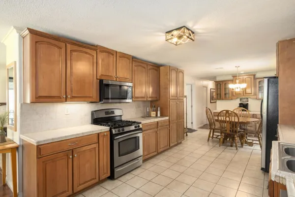 $165,000 | 339 North Frankwood Avenue, Unit 9, Sanger, CA 93657