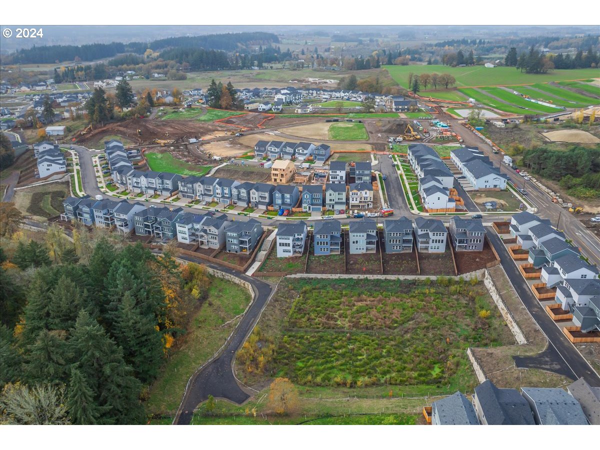 18050 Southwest Barrows Road Beaverton, OR 97007 - Photo 37 of 45 a view of a city