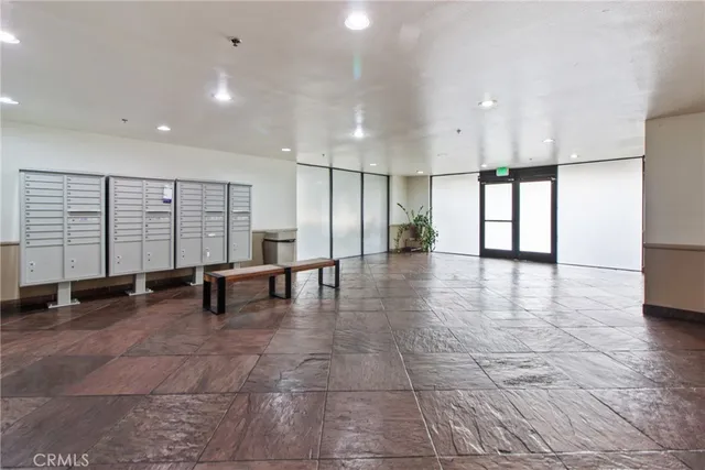 $429,000 | 19350 Sherman Way, Unit 125, Reseda, CA 91335