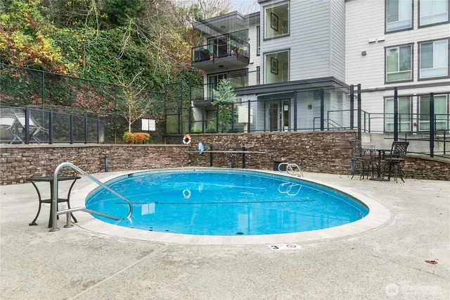 $569,500 | 3204 81st Place Southeast, Unit B202, Mercer Island, WA 98040