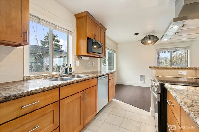 $569,500 | 3204 81st Place Southeast, Unit B202, Mercer Island, WA 98040