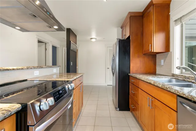 $569,500 | 3204 81st Place Southeast, Unit B202, Mercer Island, WA 98040