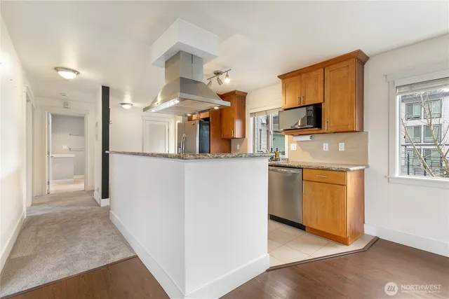 $569,500 | 3204 81st Place Southeast, Unit B202, Mercer Island, WA 98040