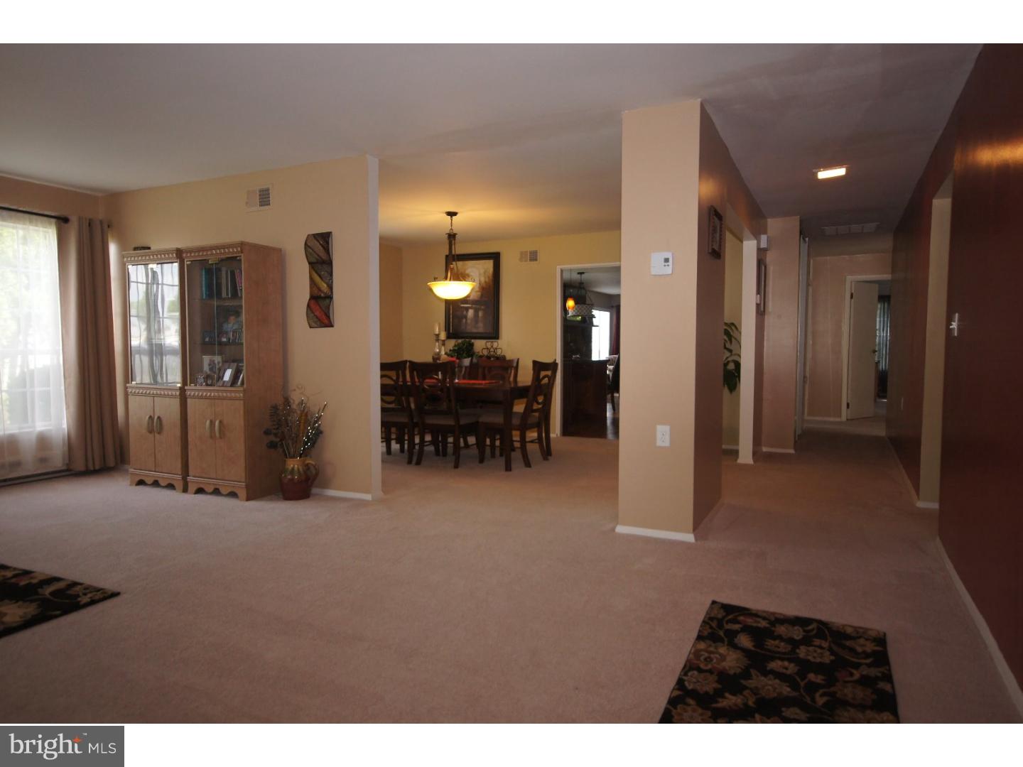 14 Windsor Road Southampton, NJ 08088 - Photo 12 of 23 Living Room