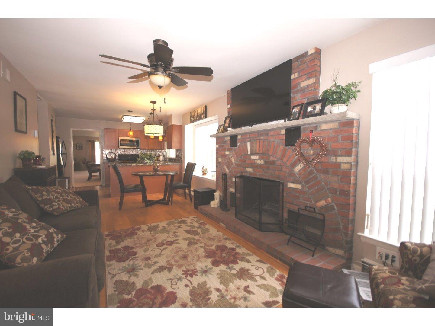 14 Windsor Road Southampton, NJ 08088 - Photo 3 of 23 Family Room
