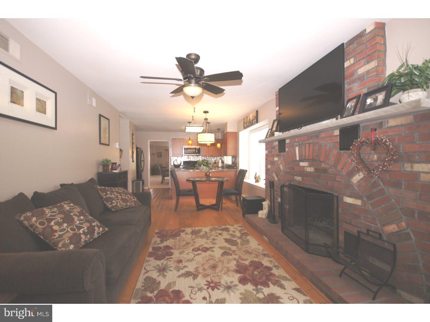 14 Windsor Road Southampton, NJ 08088 - Photo 5 of 23 Family Room
