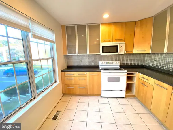 $2,400 | 19121 Cherry Bend Drive, Germantown, MD 20874