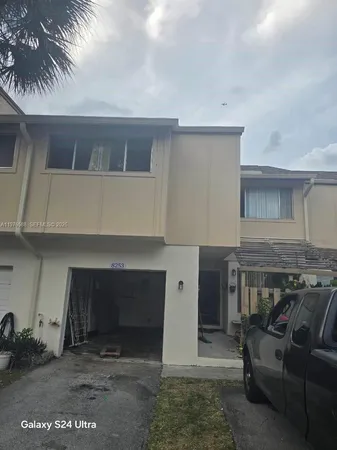 $100,000 | 8253 9th Court, Unit 2, Plantation, FL 33324