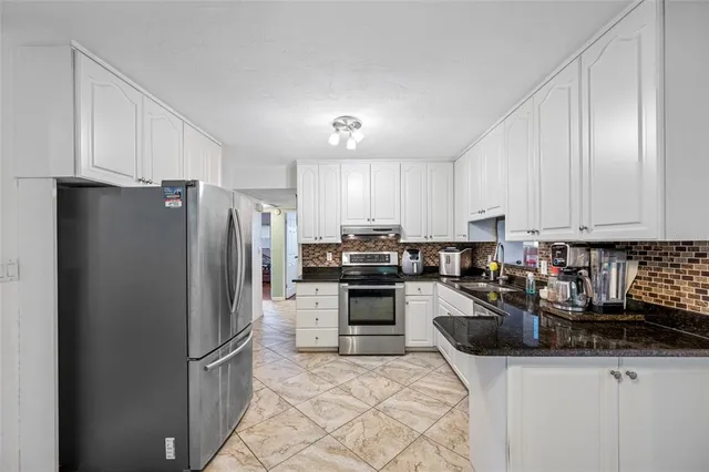 $459,000 | 1900 60th Way North, St. Petersburg, FL 33710