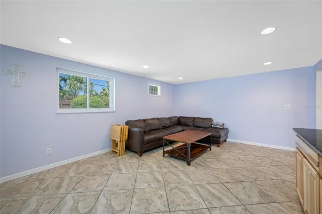 $459,000 | 1900 60th Way North, St. Petersburg, FL 33710