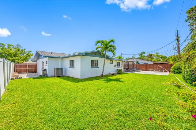 $459,000 | 1900 60th Way North, St. Petersburg, FL 33710