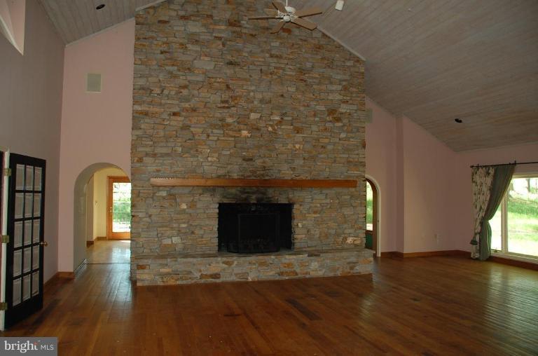 12450 Dulaney Valley Road Phoenix, MD 21131 - Photo 3 of 12 Great Room