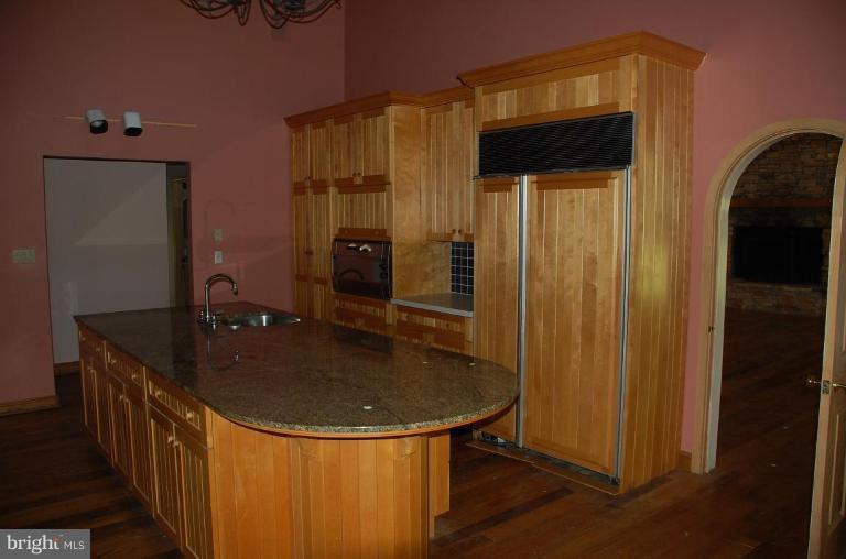 12450 Dulaney Valley Road Phoenix, MD 21131 - Photo 5 of 12 Kitchen