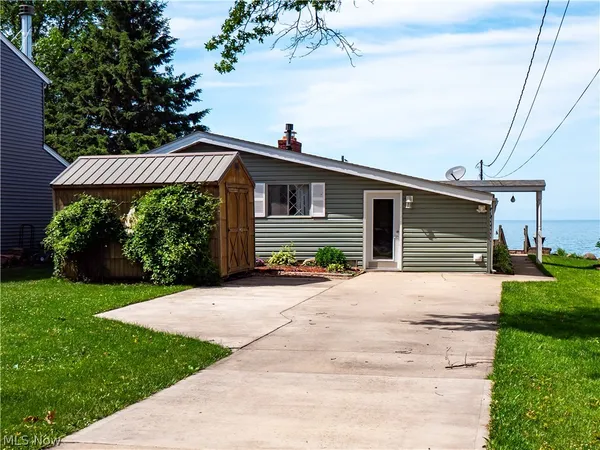 $495,500 | 3500 Edgewater Drive, Vermilion, OH 44089