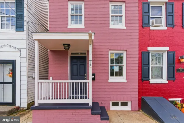 a front view of a house yard
