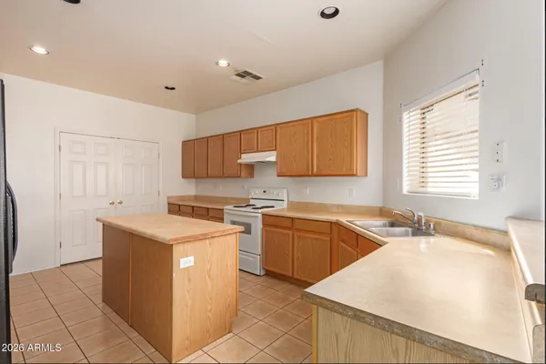 $2,150 | 513 West Beautiful Lane, Phoenix, AZ 85041