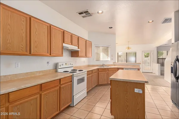 $2,150 | 513 West Beautiful Lane, Phoenix, AZ 85041