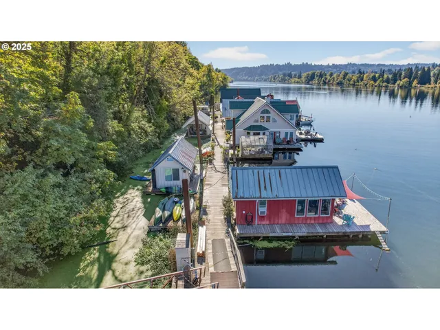 $550,000 | 903 South McLoughlin Boulevard, Unit A&B, Oregon City, OR 97045