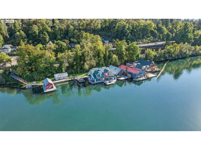 $550,000 | 903 South McLoughlin Boulevard, Unit A&B, Oregon City, OR 97045