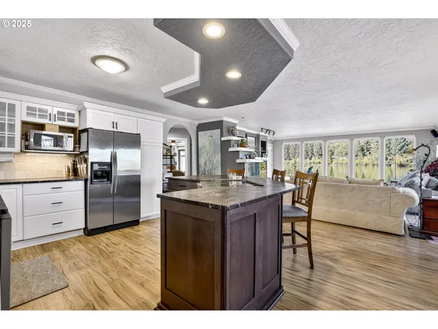 $550,000 | 903 South McLoughlin Boulevard, Unit A&B, Oregon City, OR 97045