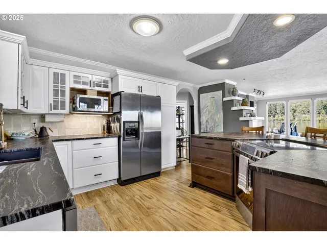 $550,000 | 903 South McLoughlin Boulevard, Unit A&B, Oregon City, OR 97045