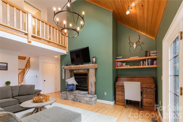 $799,000 | 60 Rolling Lane, Maggie Valley, NC 28751