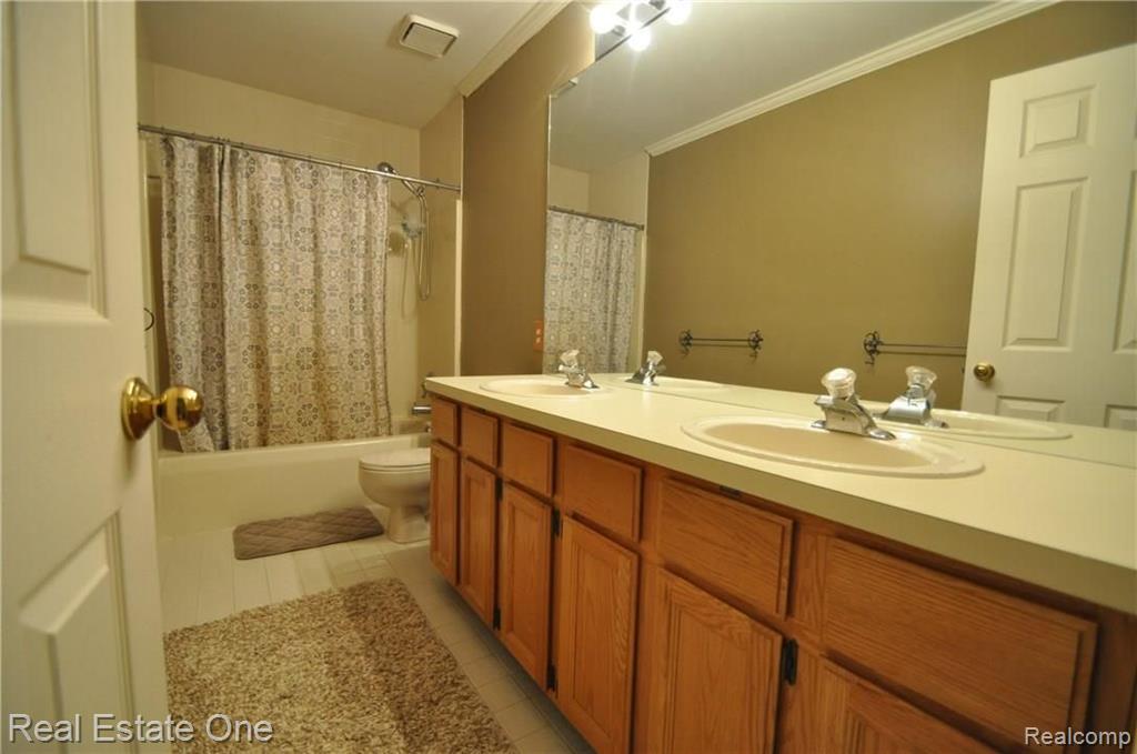 1166 Arms Court Rochester Hills, MI 48307 - Photo 21 of 30