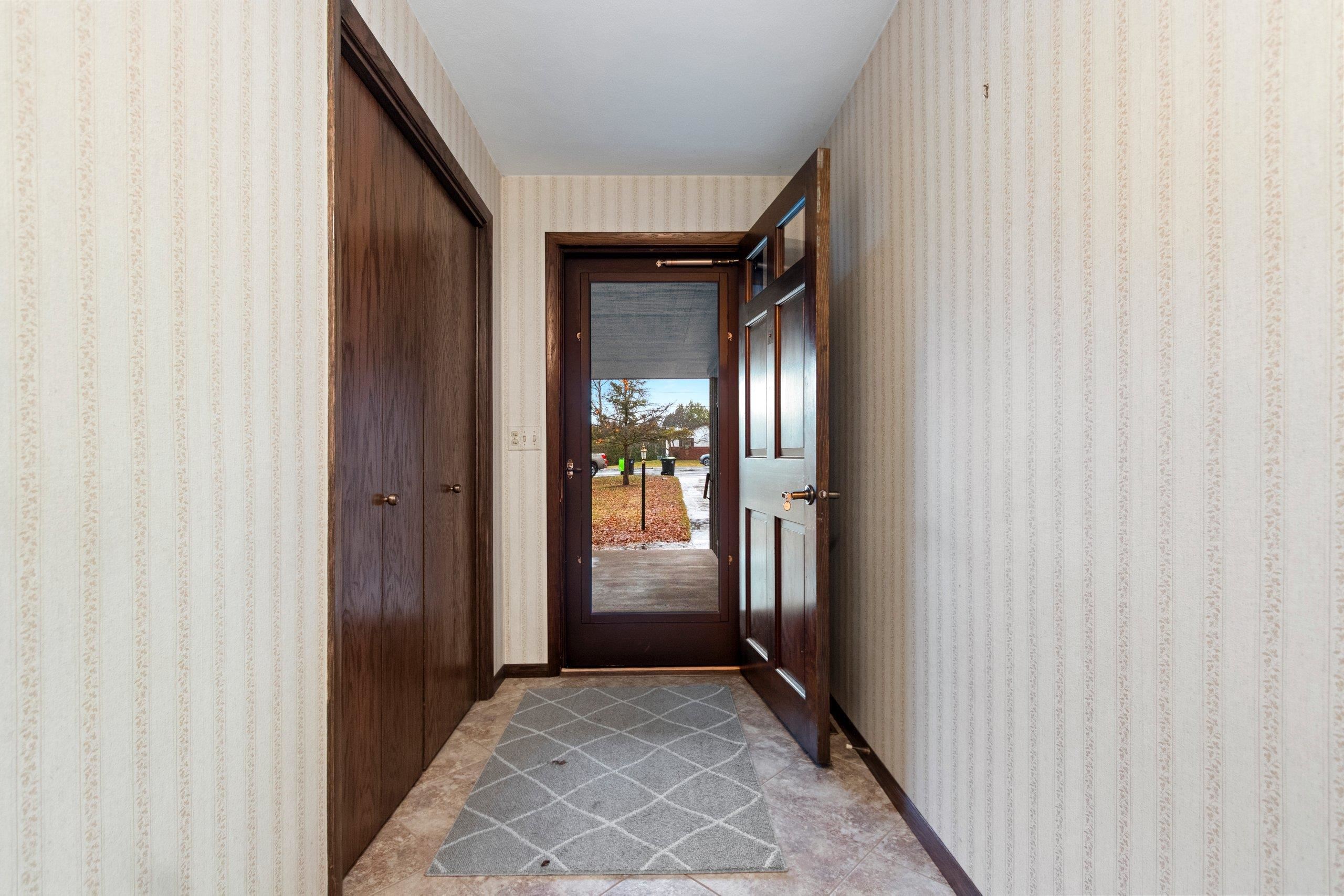 N9562 Otte Court Appleton, WI 54915 - Photo 9 of 60