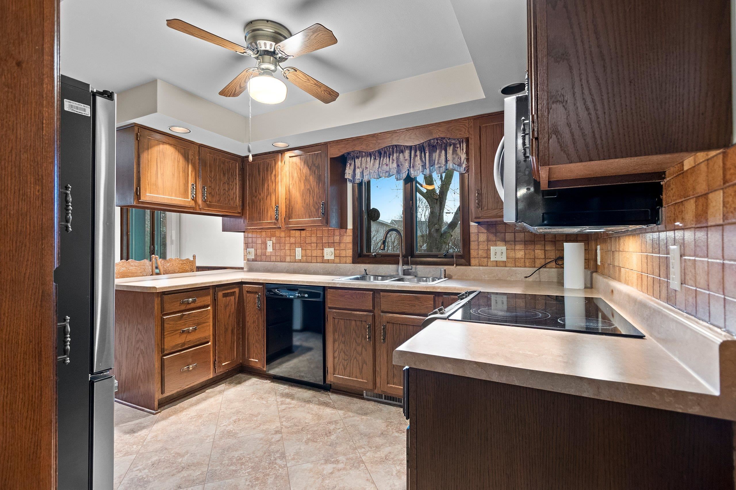 N9562 Otte Court Appleton, WI 54915 - Photo 10 of 60