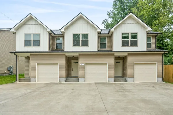 $1,495 | 933 Center Road, Unit B, Clarksville, TN 37042