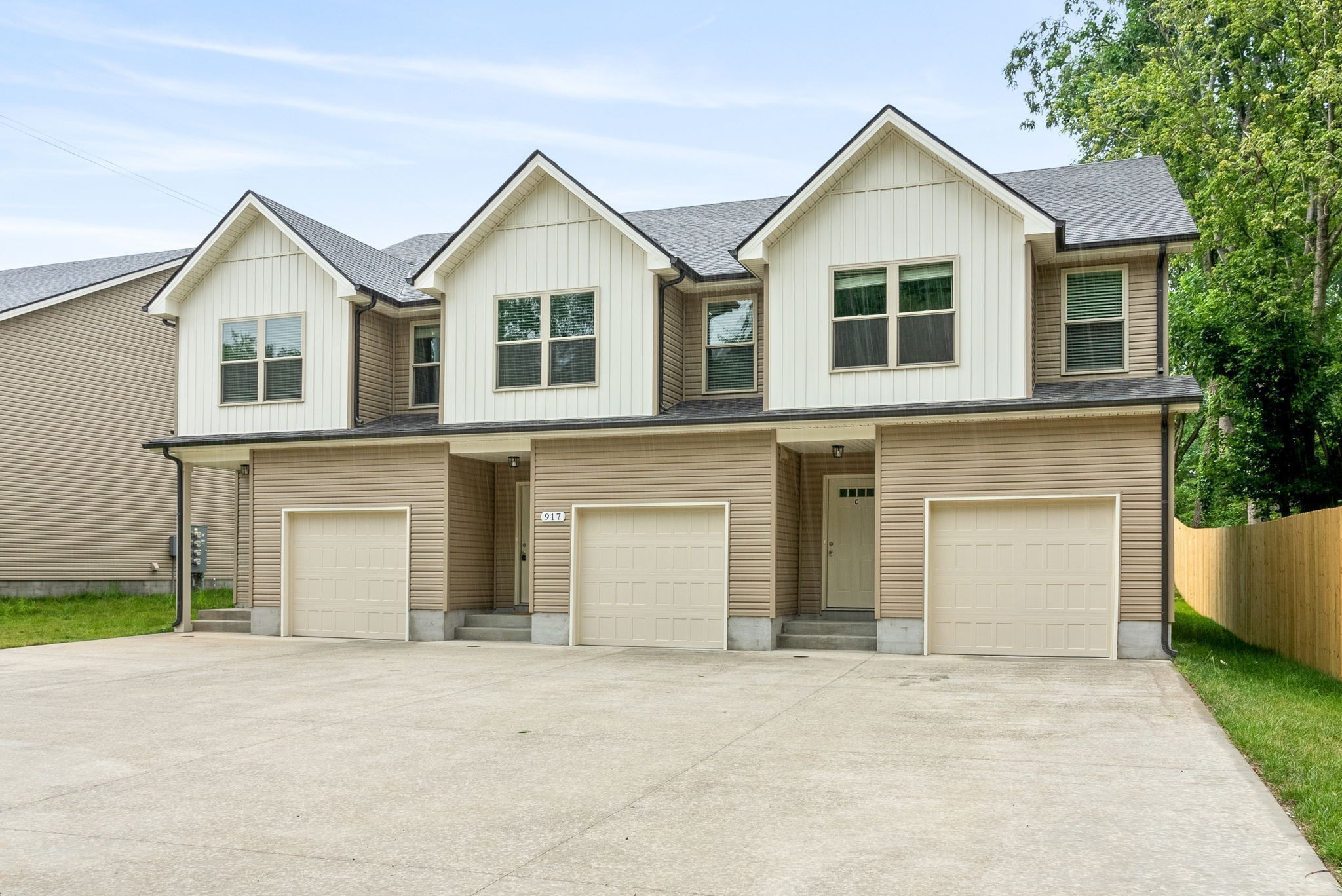 933 Center Road, Unit B Clarksville, TN 37042 - Photo 2 of 24