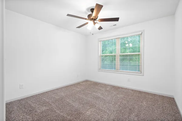 $1,495 | 933 Center Road, Unit B, Clarksville, TN 37042