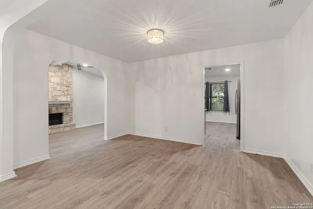 $2,050 | 11214 Blue Waters, Helotes, TX 78023