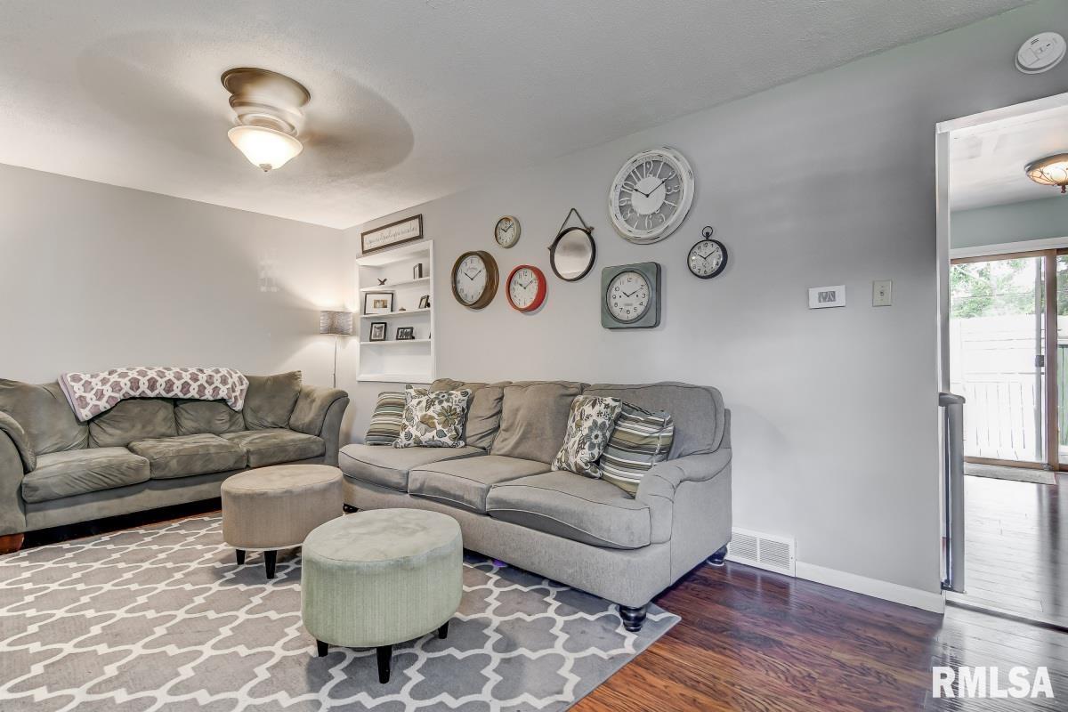 3320 South Fremont Street Springfield, IL 62703 - Photo 4 of 32 Gallery Image 4