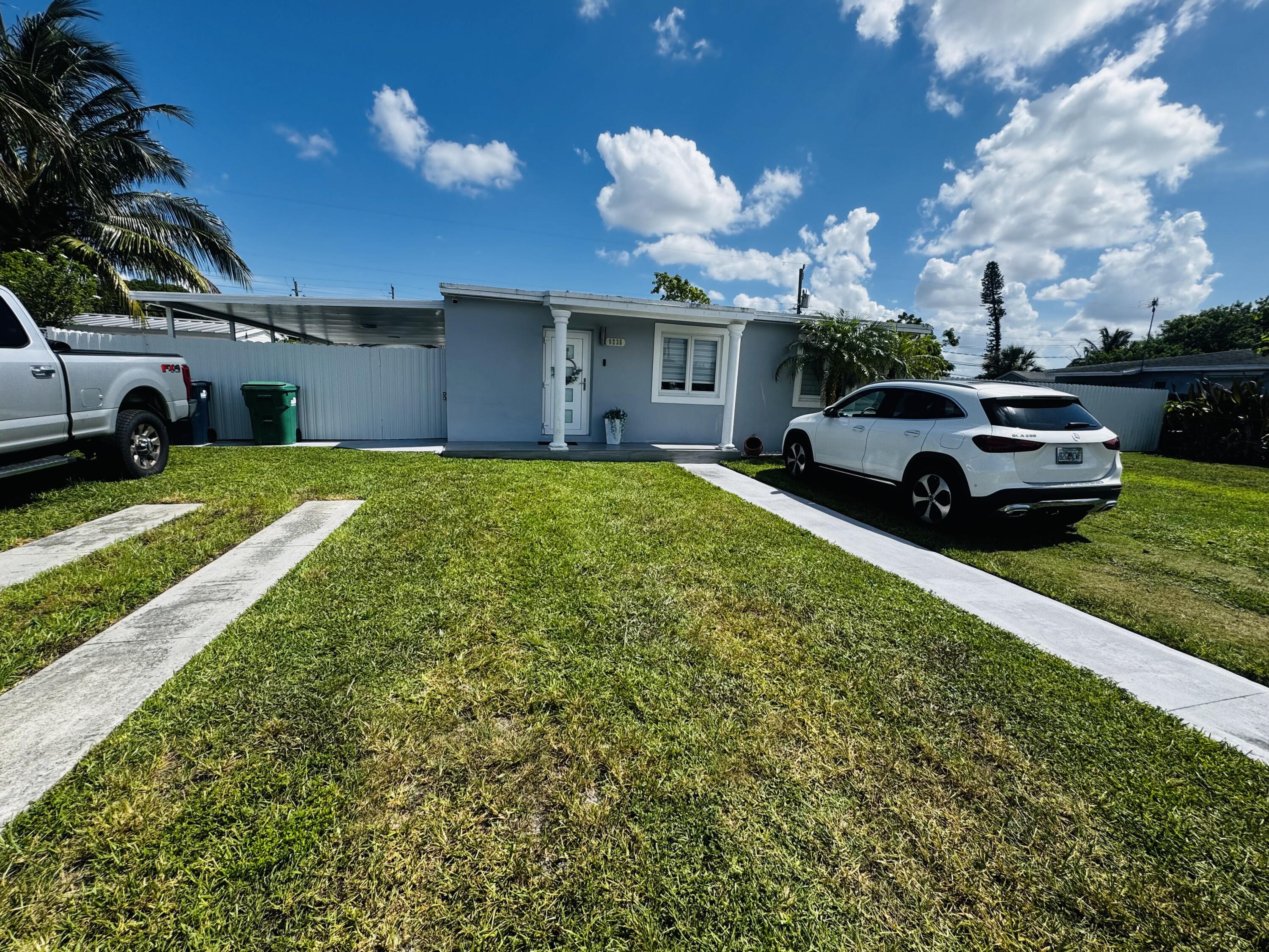 9235 Southwest 41st Street Miami, FL 33165 - Photo 3 of 63 IMG_4757