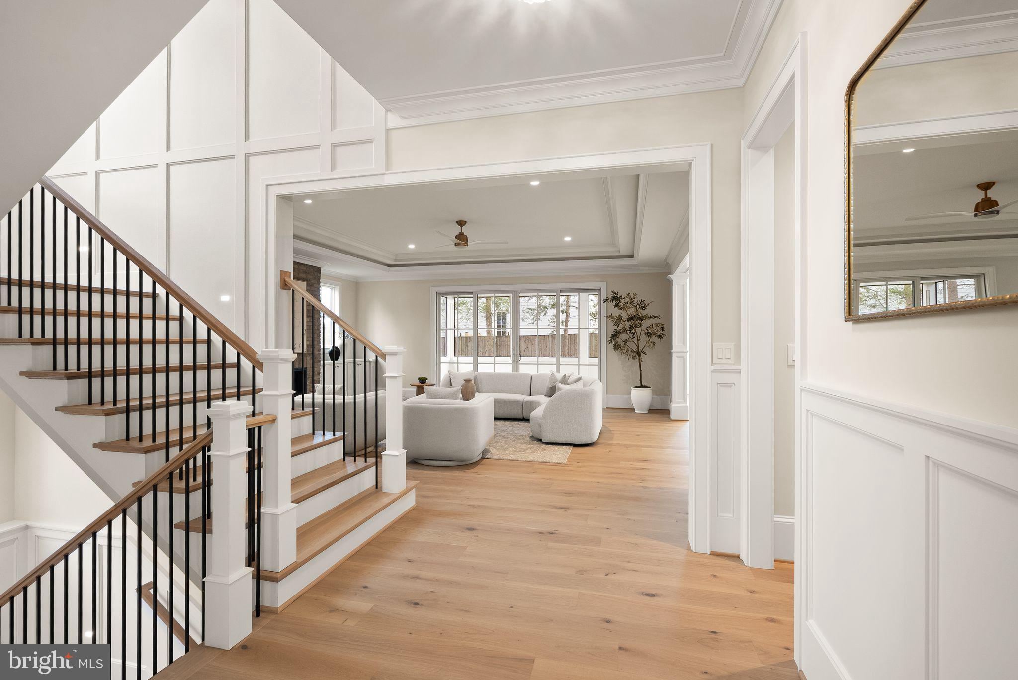 3941 North Glebe Road Arlington, VA 22207 - Photo 16 of 76 10" ceilings. Heavy crown moldings. 7" hardwoods.
