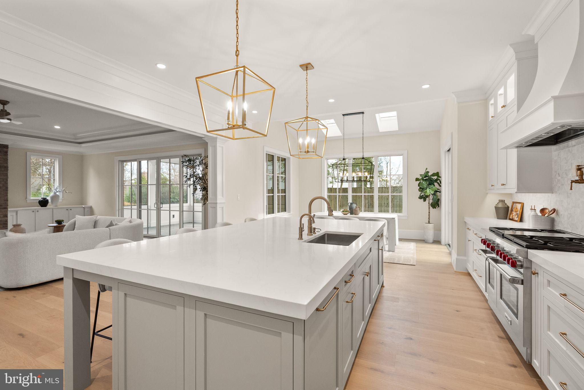 3941 North Glebe Road Arlington, VA 22207 - Photo 23 of 76 Huge island w/seating and storage. 2.5" quartz top