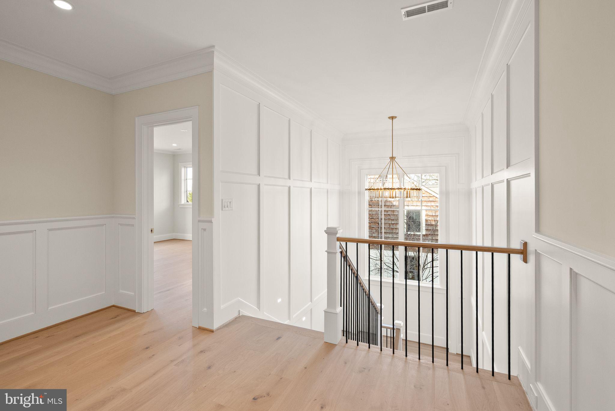 3941 North Glebe Road Arlington, VA 22207 - Photo 36 of 76 2nd floor landing