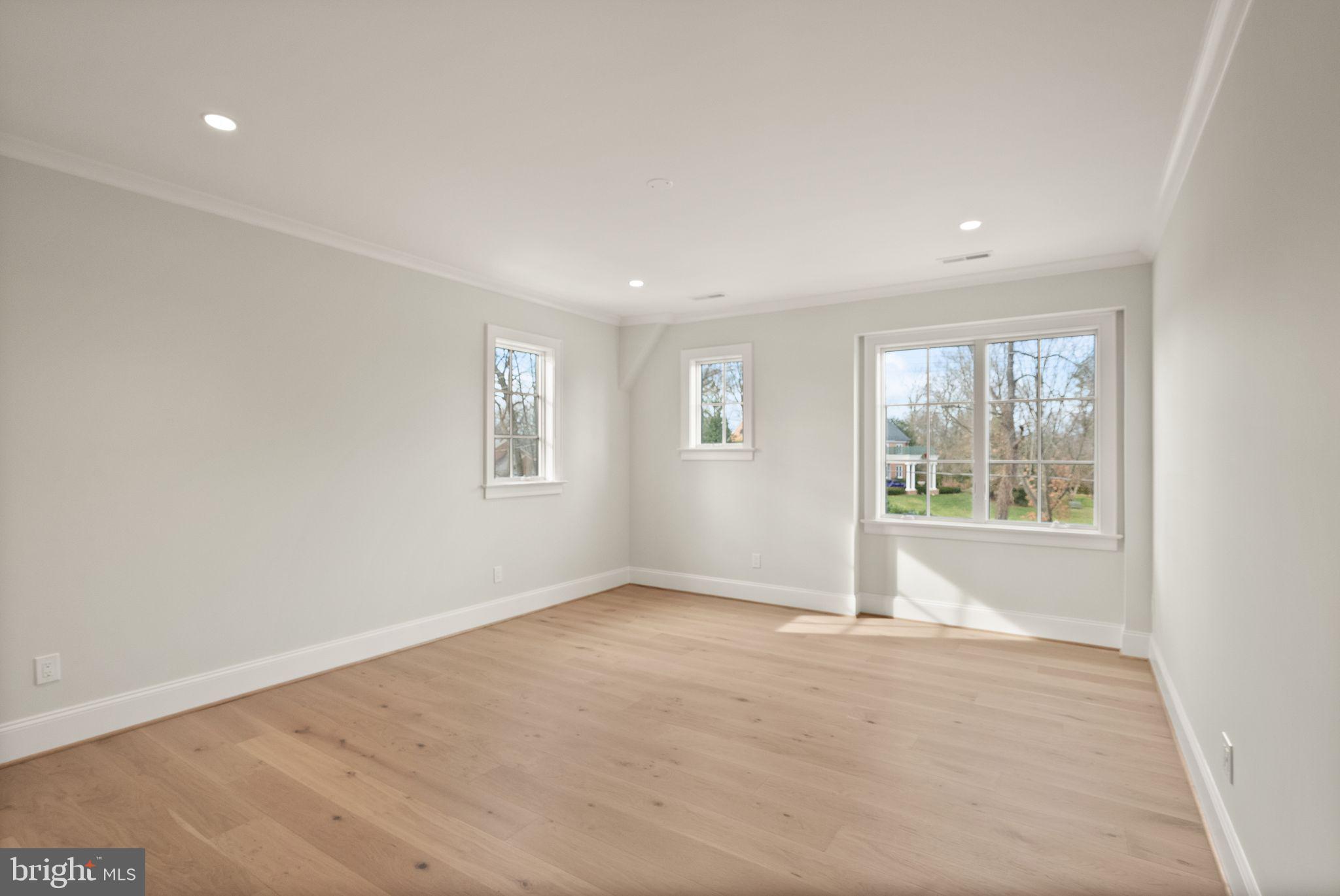 3941 North Glebe Road Arlington, VA 22207 - Photo 53 of 76 Bedroom 4 w/walk-in closet and full en-suite bat 3