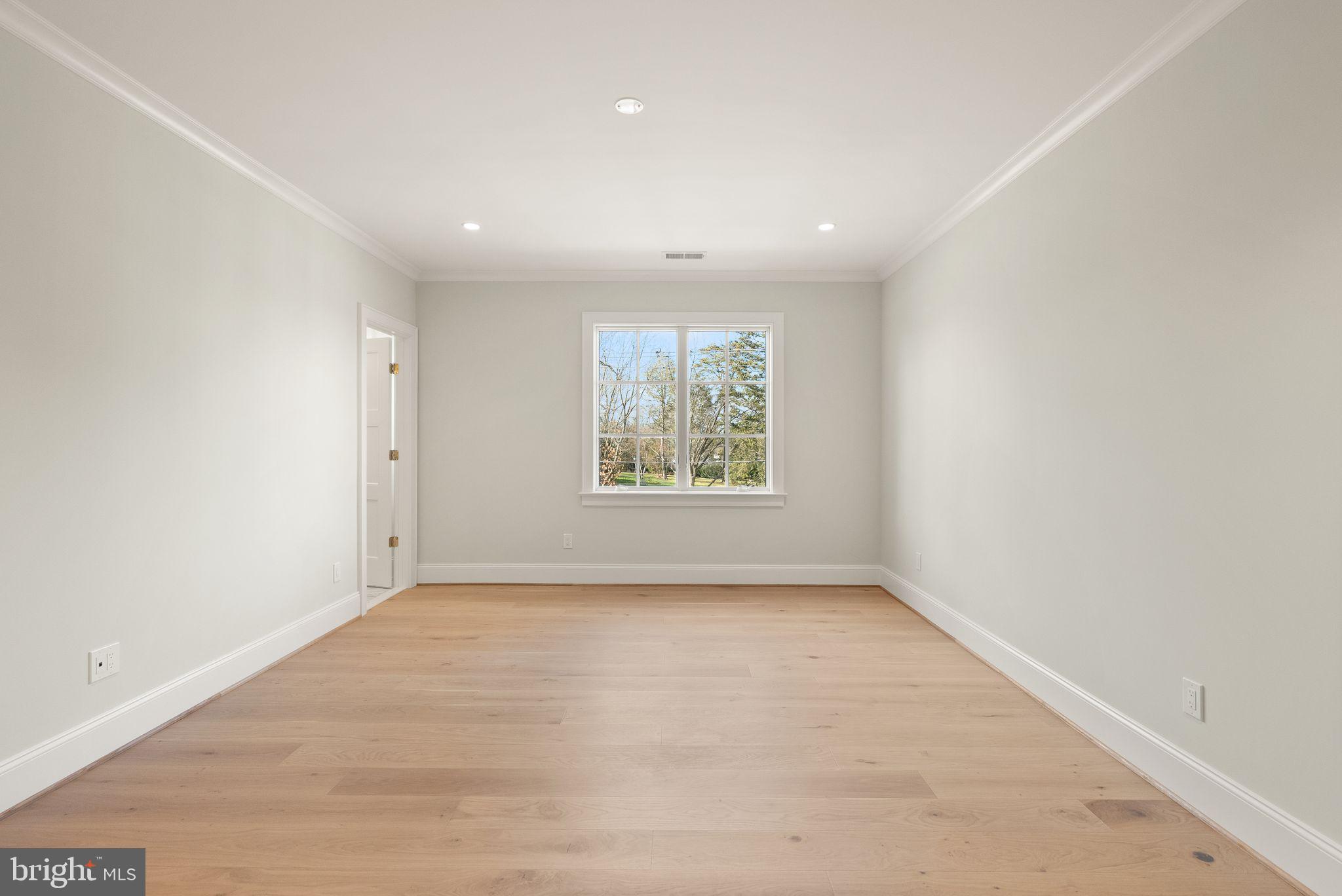 3941 North Glebe Road Arlington, VA 22207 - Photo 55 of 76 Bedroom 4 w/walk-in closet and full en-suite bath