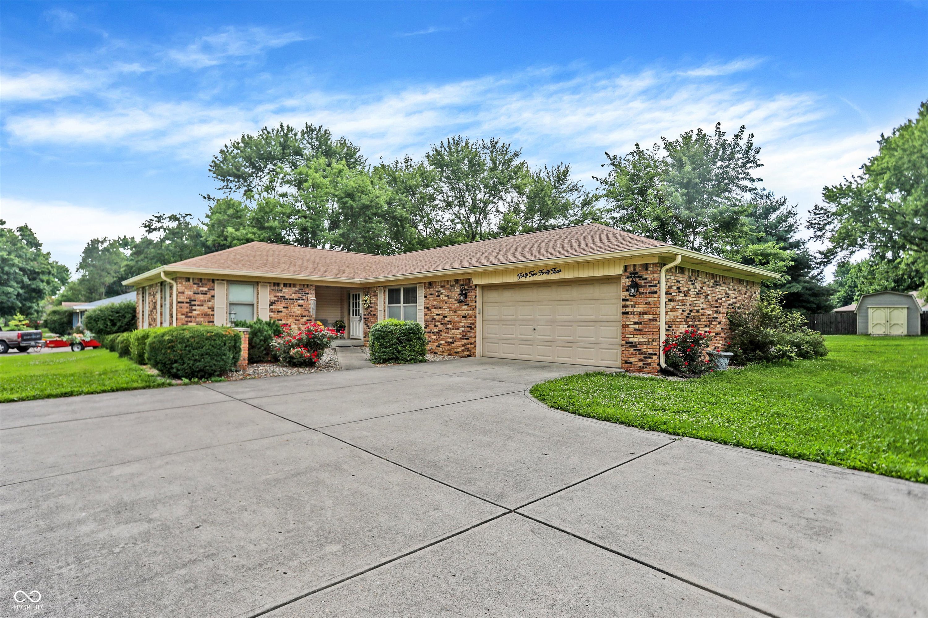 4244 Fairview Road Greenwood, IN 46142 - Photo 3 of 27 Gallery Image 3