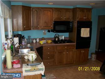 281 Valley Road Warminster, PA 18974 - Photo 3 of 11 Kitchen