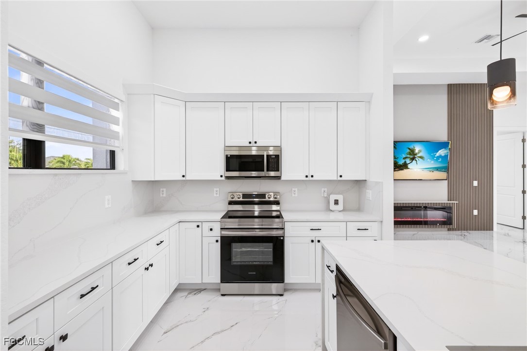 27 Southwest 8th Place Cape Coral, FL 33991 - Photo 14 of 41